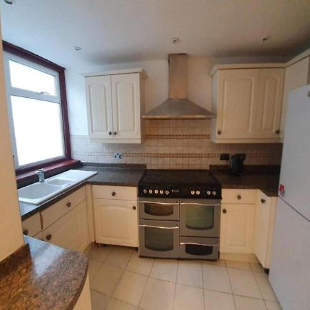 Oyo Timi Holiday Homes Лондон Екстериор снимка