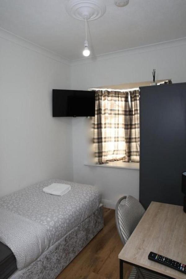 Oyo Timi Holiday Homes Лондон Екстериор снимка