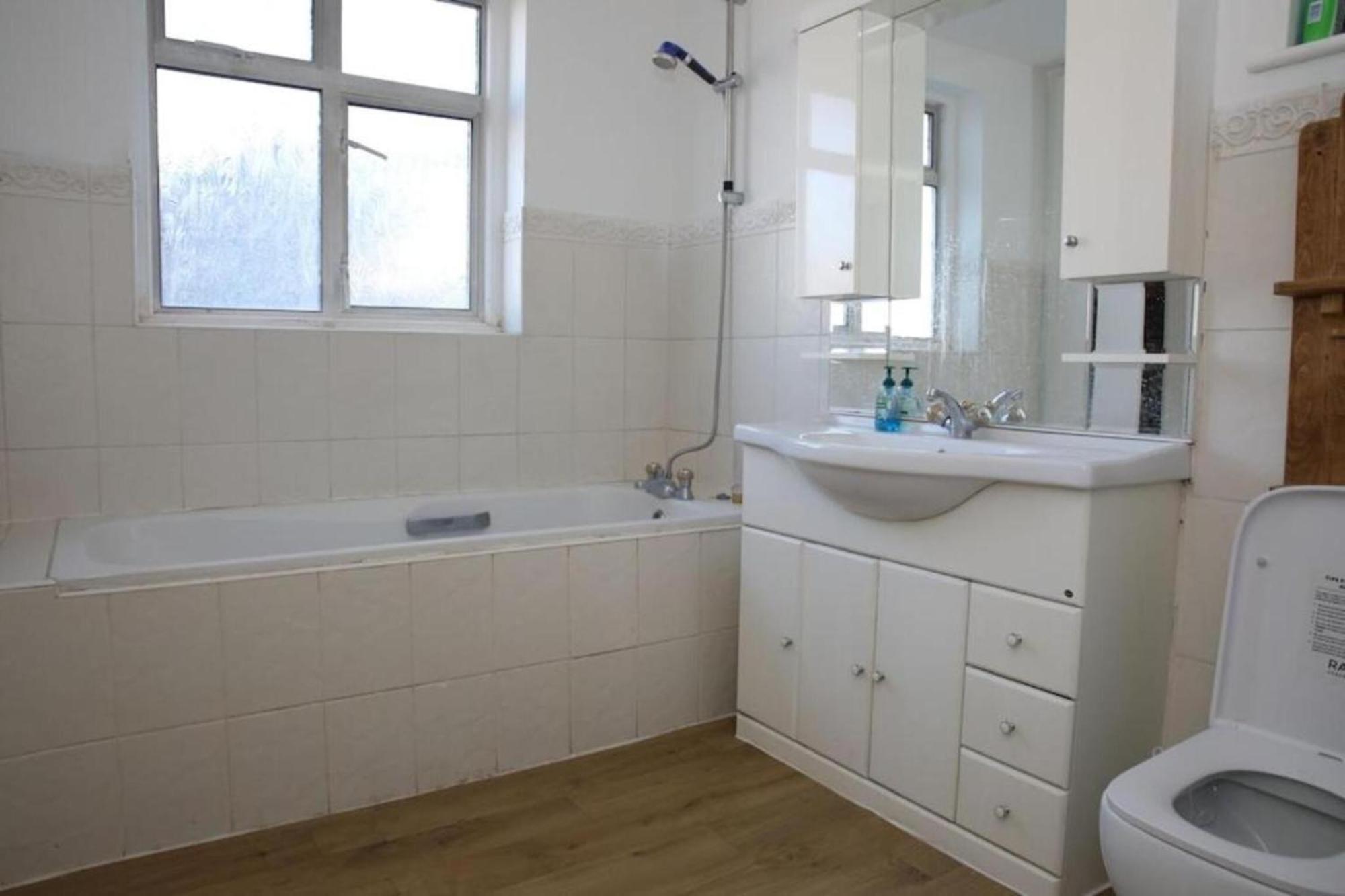 Oyo Timi Holiday Homes Лондон Екстериор снимка
