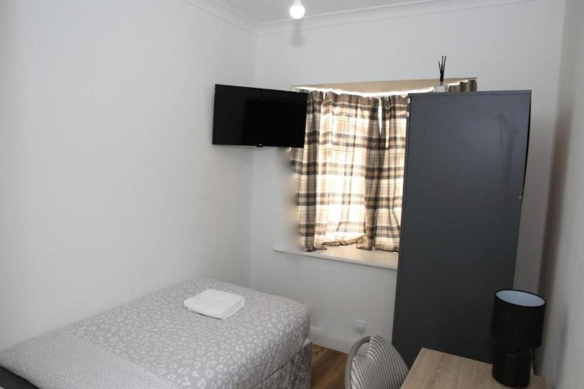 Oyo Timi Holiday Homes Лондон Екстериор снимка